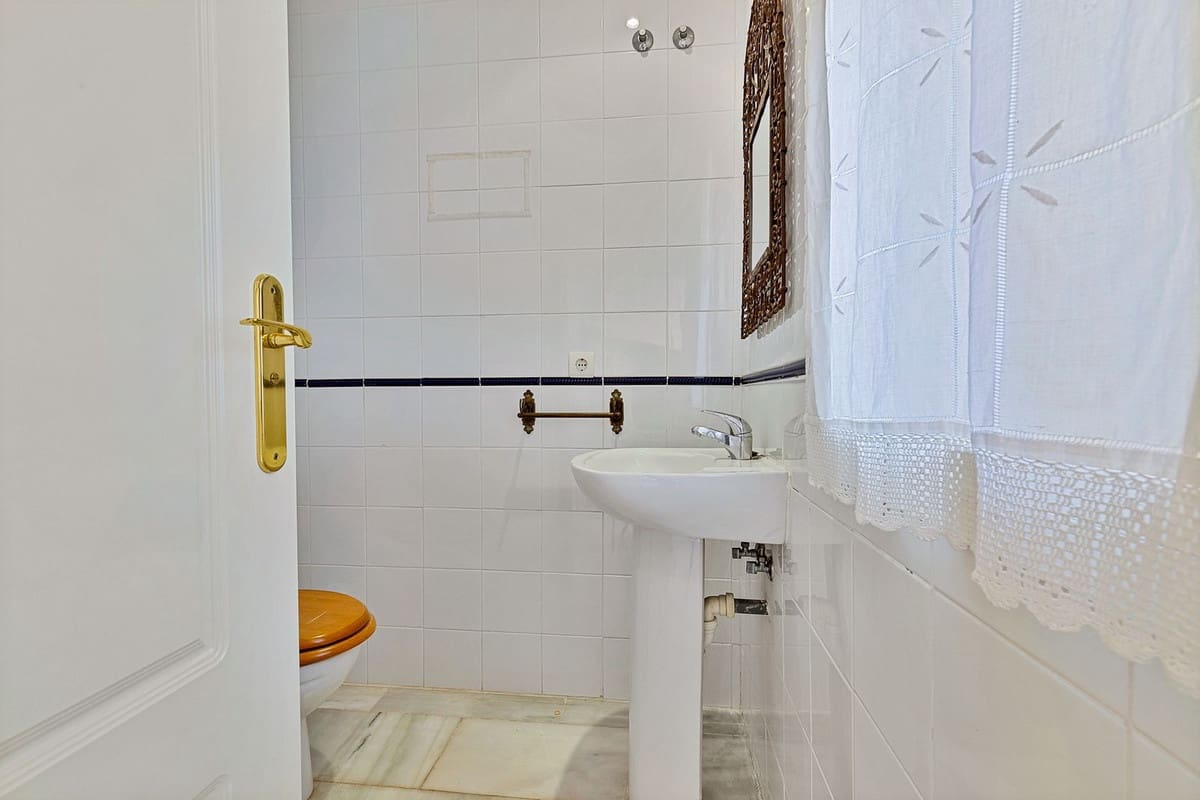 3 bedroom Townhouse for sale in San Pedro de Alcantara with pool garage - € 790,000 (Ref: 9480296)