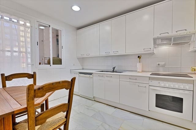 3 bedroom Townhouse for sale in San Pedro de Alcántara Pueblo, Marbella with pool garage - € 790,000 (Ref: 9480296)