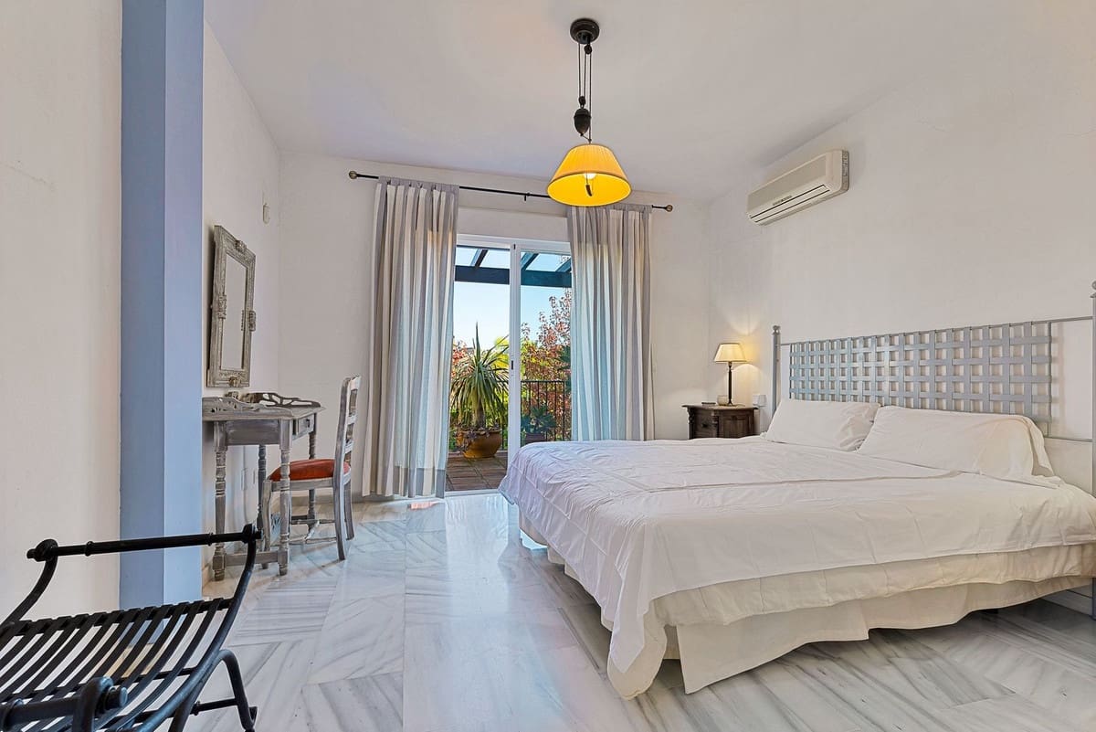 3 sovrum Hus till salu i San Pedro de Alcantara med pool garage - 790 000 € (Ref: 9480296)