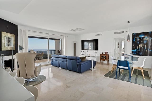 Ático de 2 habitaciones en Calahonda, Mijas en venta con piscina garaje - 795.000 € (Ref: 9480300)