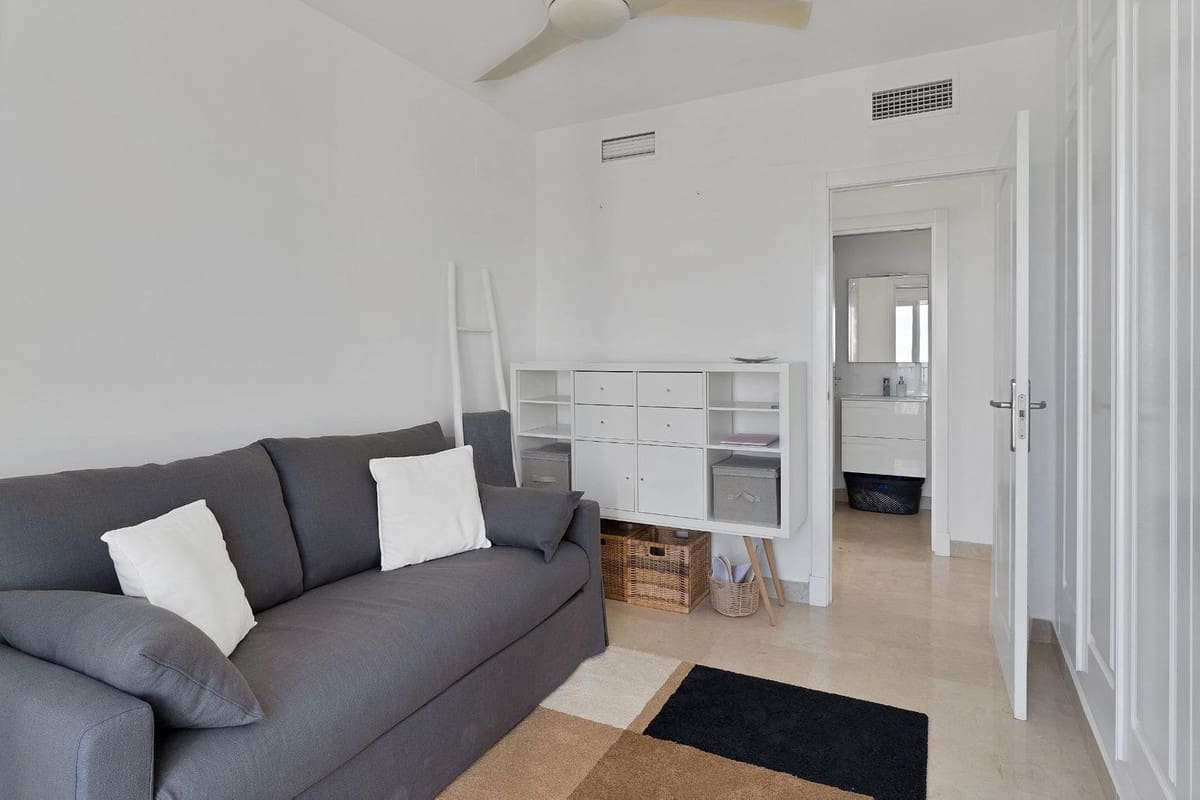 2 bedroom Penthouse for sale in Calahonda with pool garage - € 795,000 (Ref: 9480300)