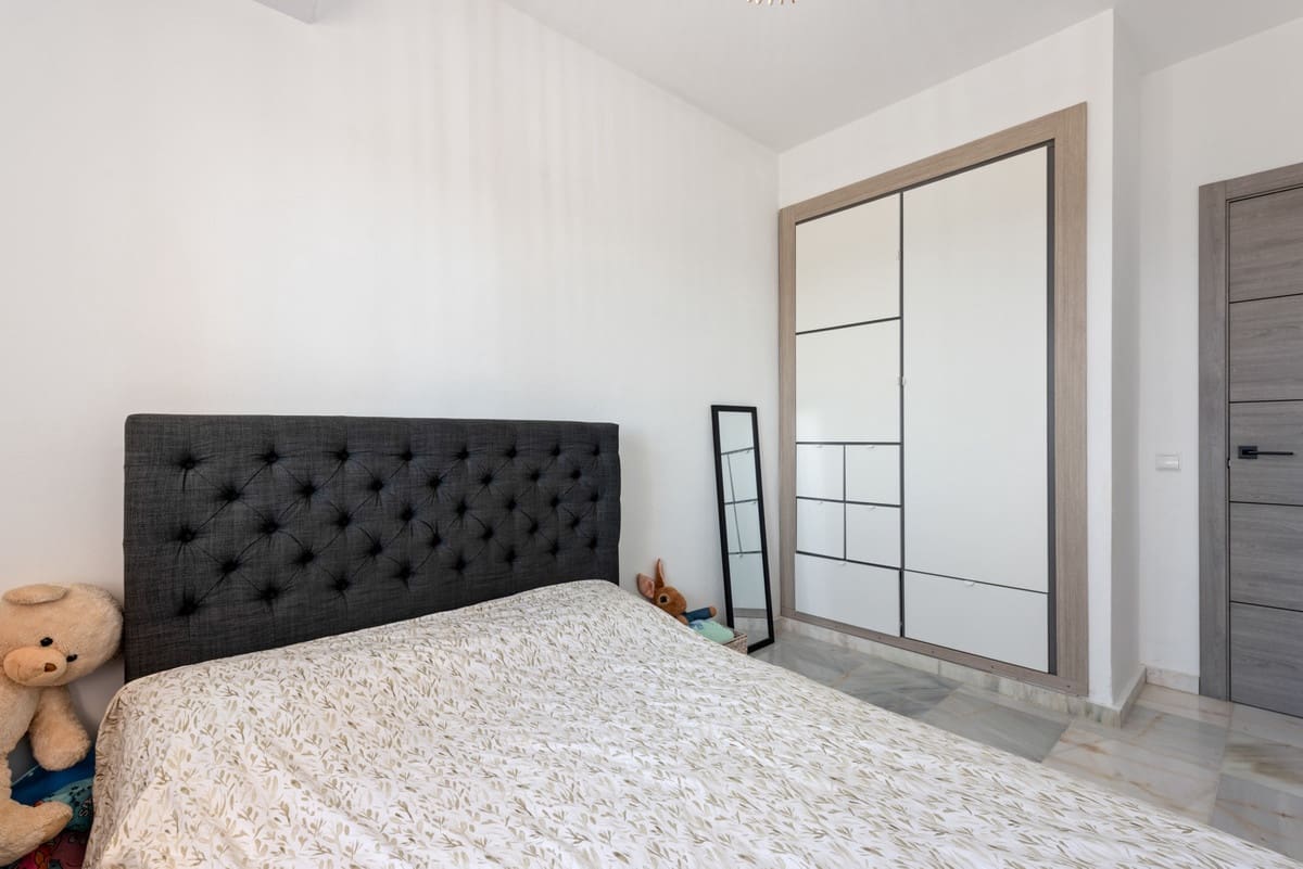 4 bedroom Villa for sale in Bel-Air with pool - € 795,000 (Ref: 9480304)