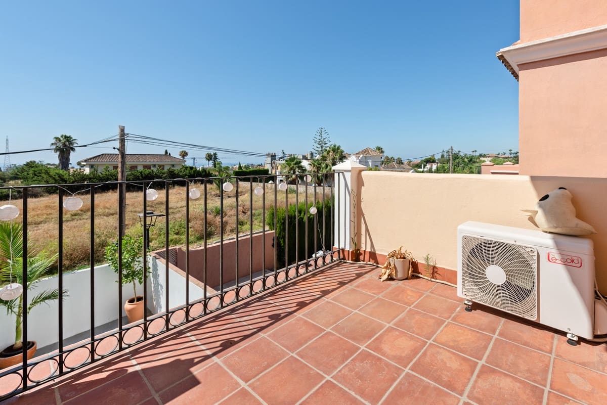 4 bedroom Villa for sale in Bel-Air with pool - € 795,000 (Ref: 9480304)