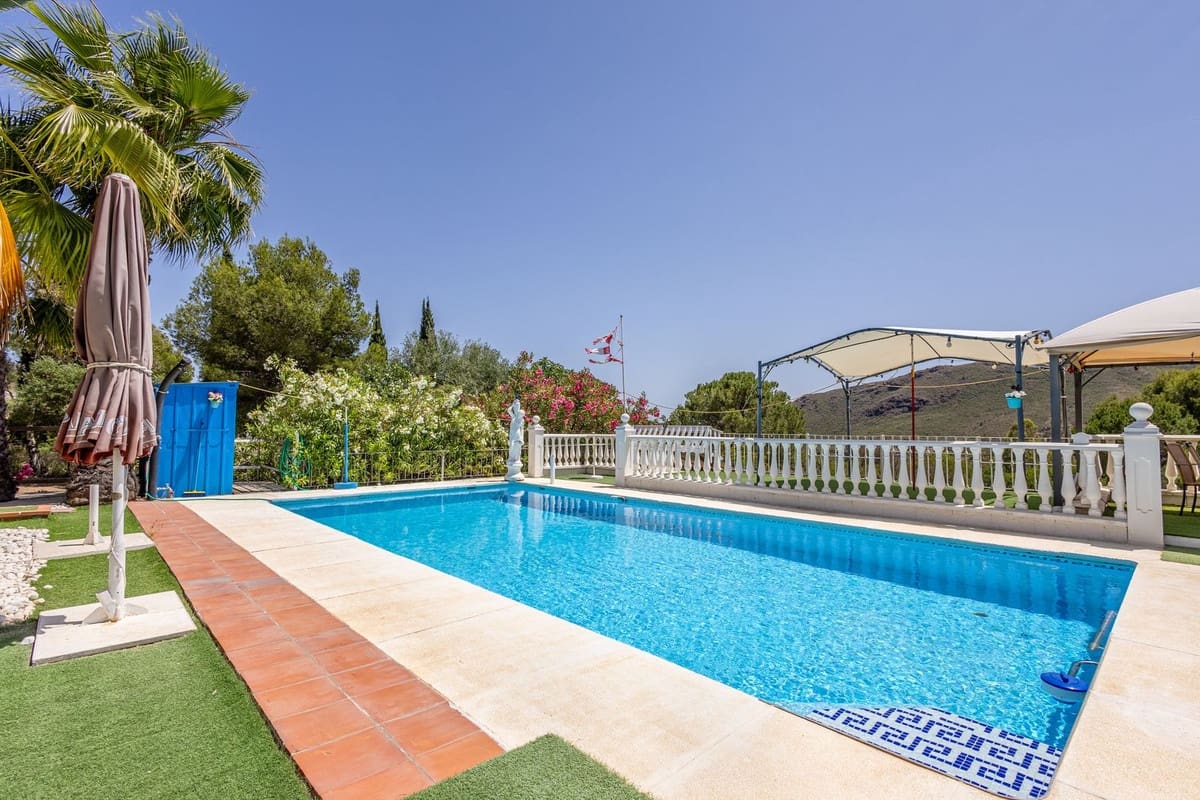 4 bedroom Villa for sale in Alhaurin el Grande with pool garage - € 795,000 (Ref: 9480305)
