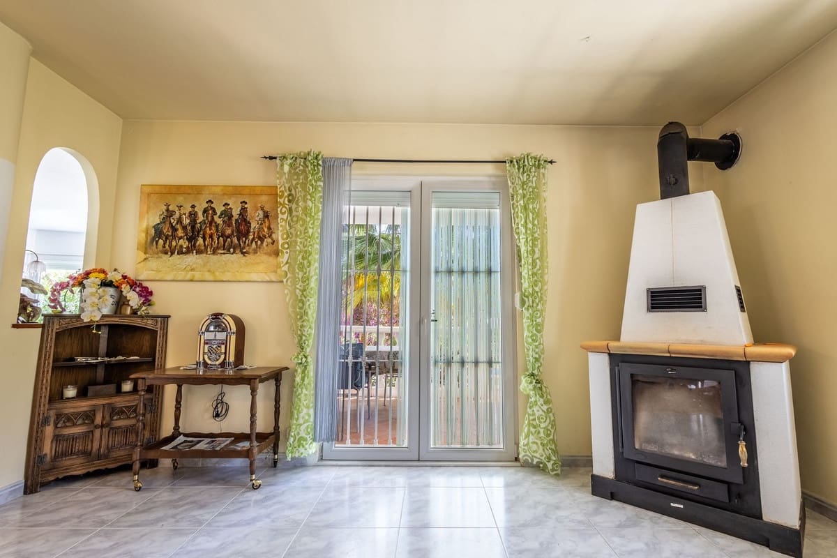 4 bedroom Villa for sale in Alhaurin el Grande with pool garage - € 795,000 (Ref: 9480305)