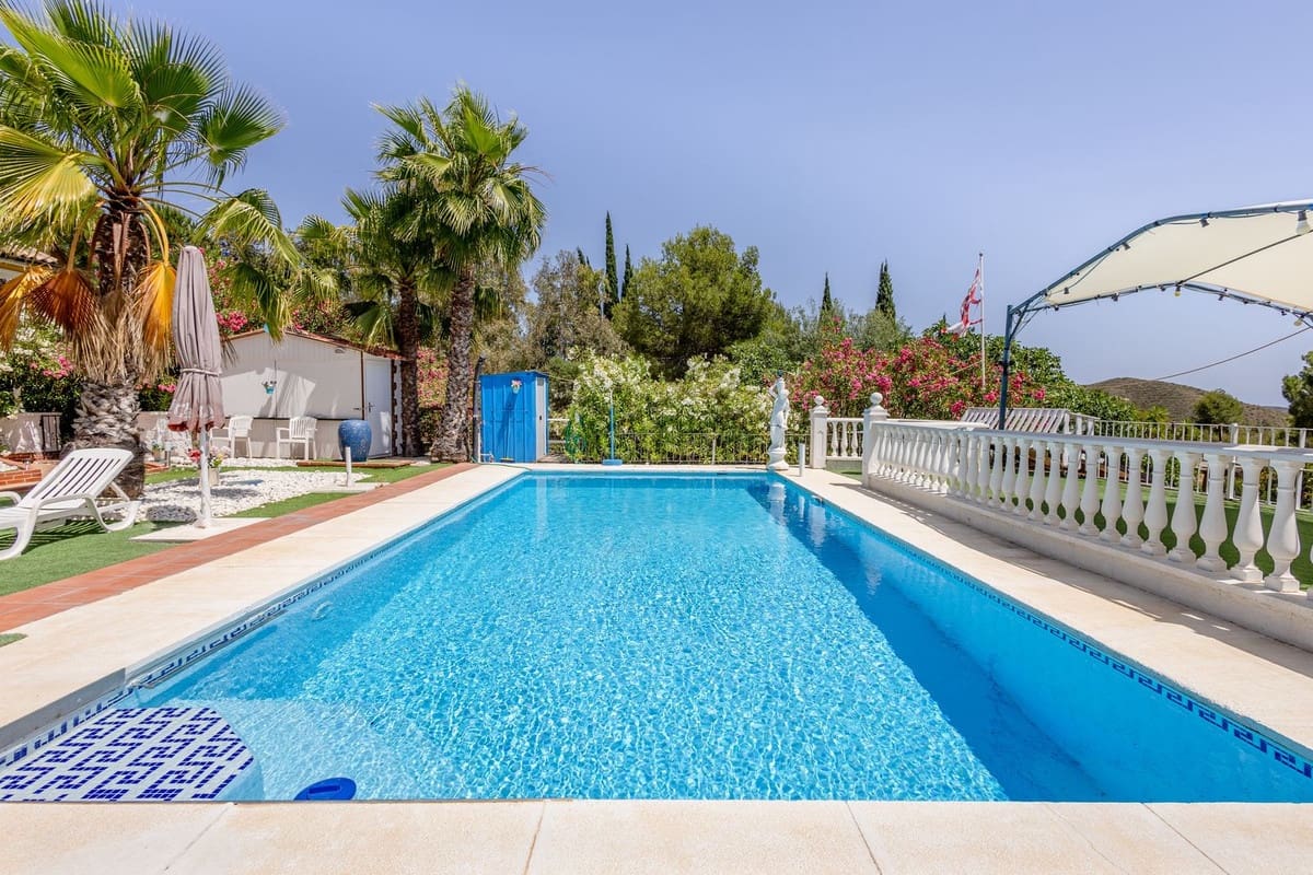 4 bedroom Villa for sale in Alhaurin el Grande with pool garage - € 795,000 (Ref: 9480305)