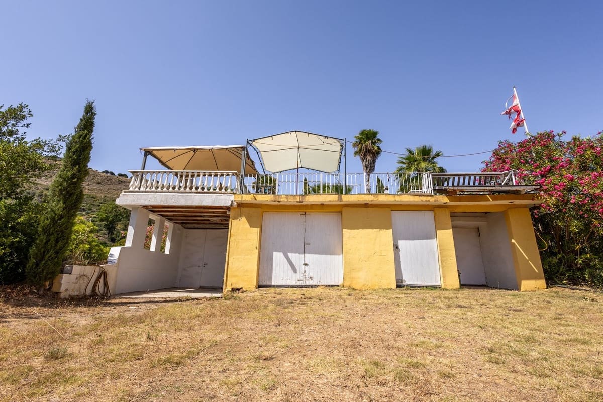 4 bedroom Villa for sale in Alhaurin el Grande with pool garage - € 795,000 (Ref: 9480305)