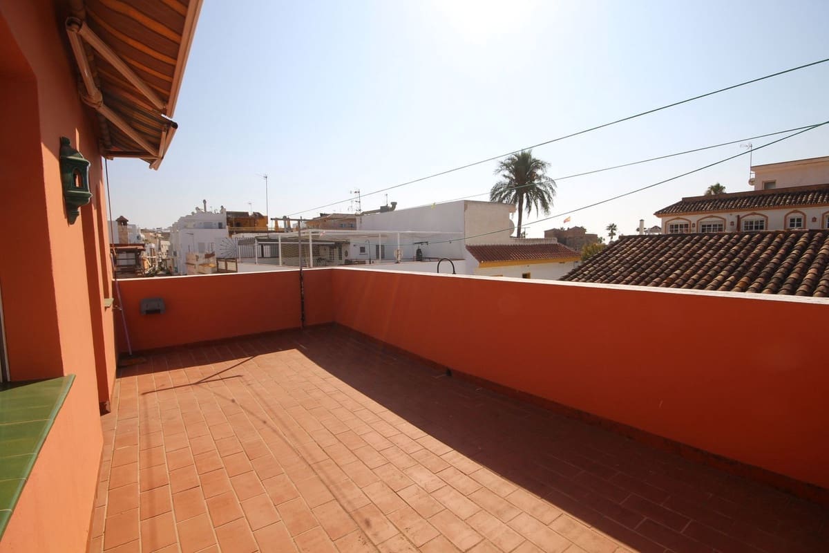 6 soveværelse Semi-Rækkehus til salg i La Cala de Mijas med garage - € 795.000 (Ref: 9480306)