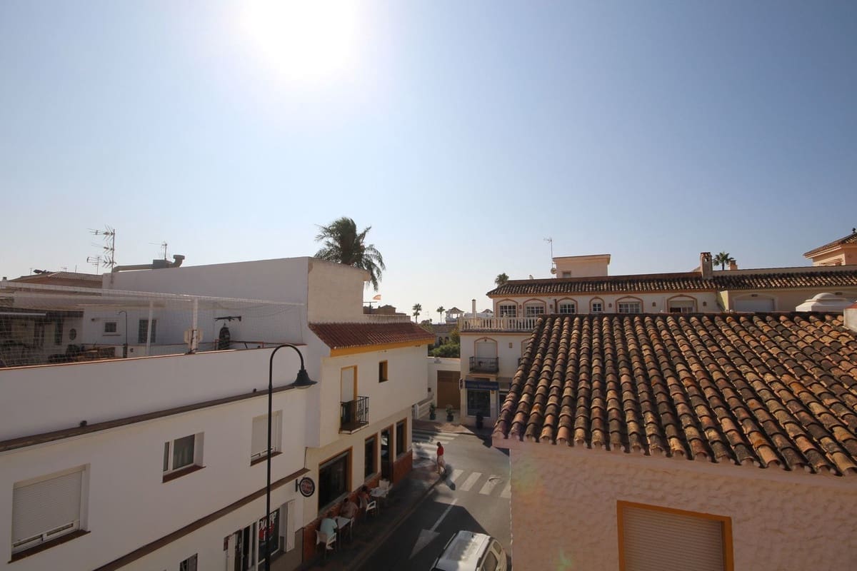 6 soveværelse Semi-Rækkehus til salg i La Cala de Mijas med garage - € 795.000 (Ref: 9480306)