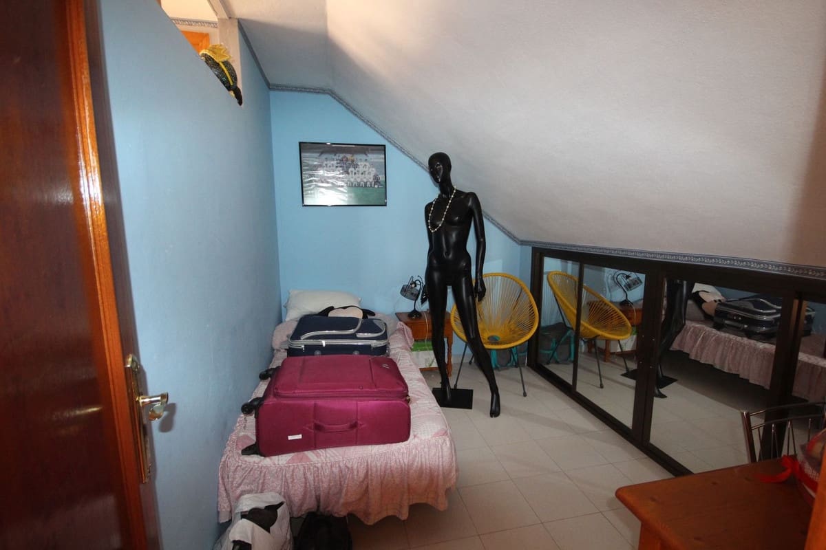 6 soveværelse Semi-Rækkehus til salg i La Cala de Mijas med garage - € 795.000 (Ref: 9480306)