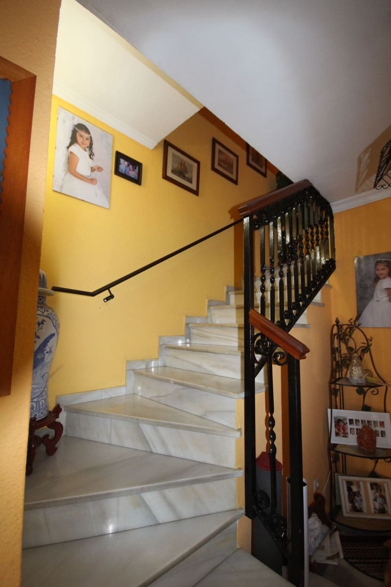 6 soveværelse Semi-Rækkehus til salg i La Cala de Mijas med garage - € 795.000 (Ref: 9480306)