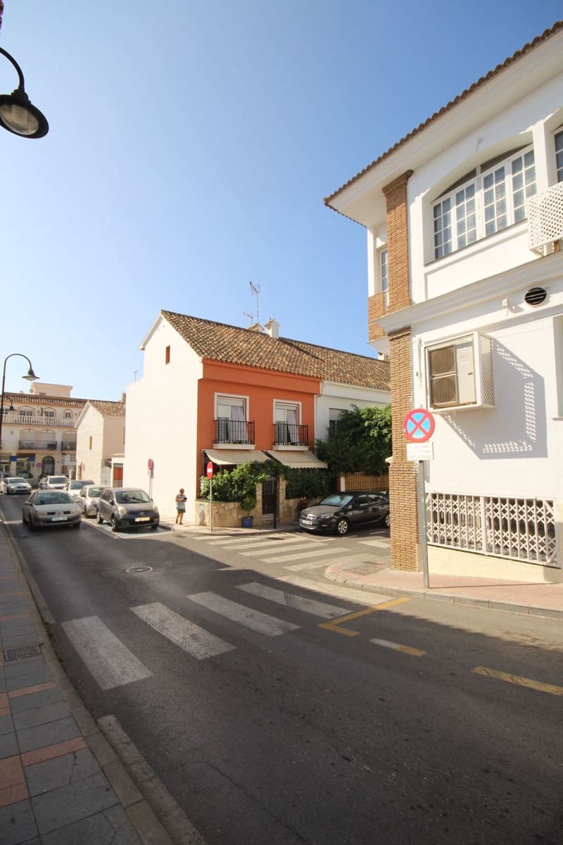 6 soveværelse Semi-Rækkehus til salg i La Cala de Mijas med garage - € 795.000 (Ref: 9480306)