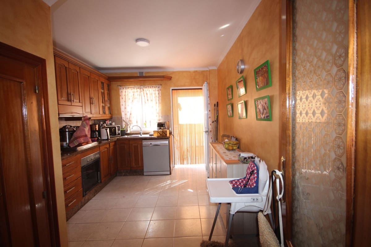 6 soveværelse Semi-Rækkehus til salg i La Cala de Mijas med garage - € 795.000 (Ref: 9480306)