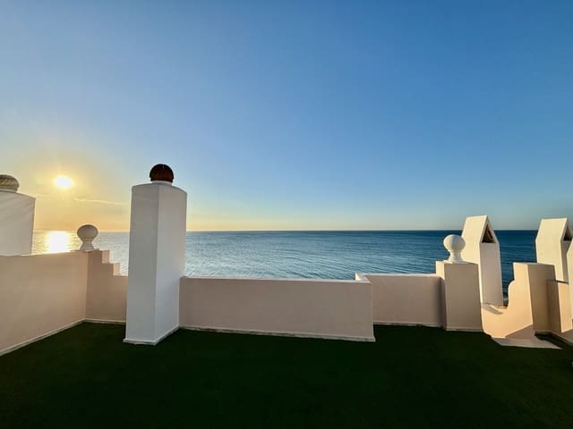 2 soveværelse Penthouse til salg i Centro, Estepona med swimmingpool - € 798.000 (Ref: 9480310)