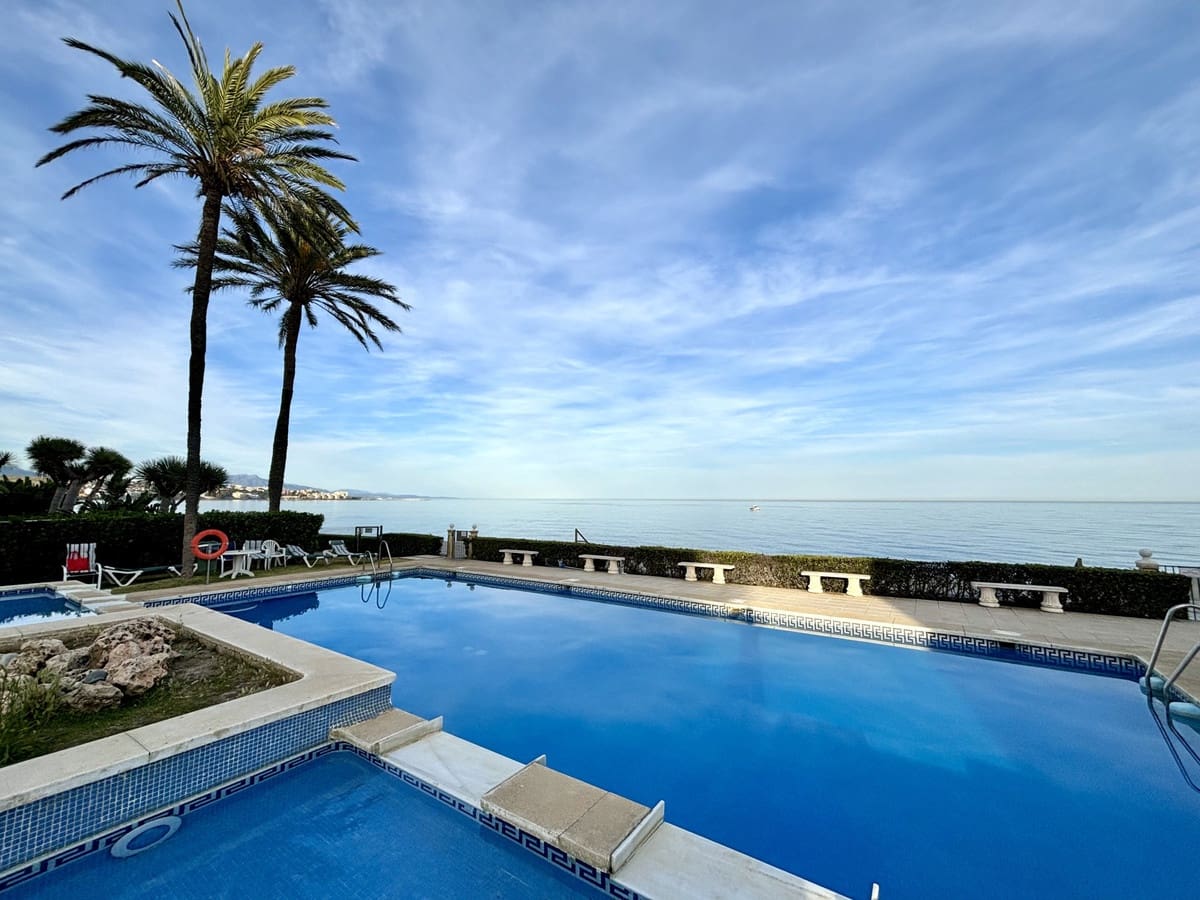 2 soveværelse Penthouse til salg i Estepona med swimmingpool - € 798.000 (Ref: 9480310)