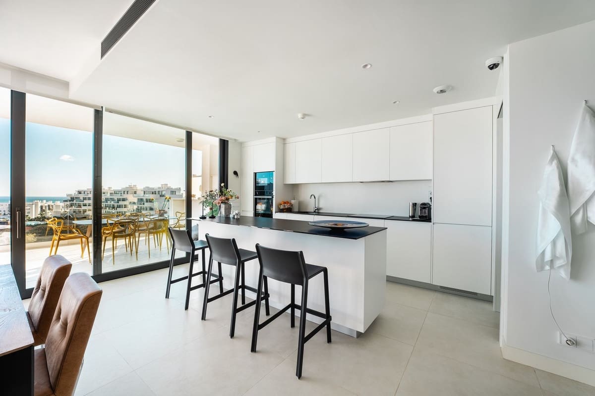 3 slaapkamer Appartement te koop in Fuengirola met zwembad - € 799.000 (Ref: 9480312)