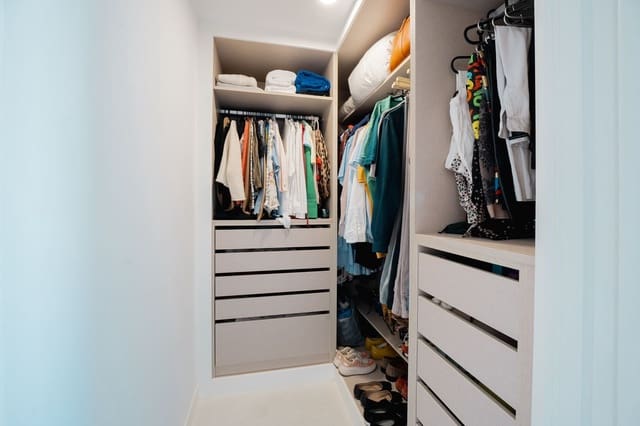 3 slaapkamer Appartement te koop in Centro ciudad, Fuengirola met zwembad - € 799.000 (Ref: 9480312)