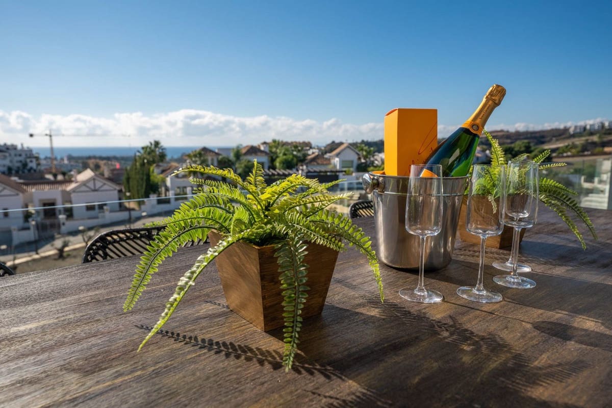 3 soveværelse Lejlighed til salg i Estepona med swimmingpool - € 799.000 (Ref: 9480313)