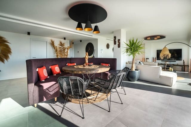 3 soveværelse Lejlighed til salg i Centro, Estepona med swimmingpool - € 799.000 (Ref: 9480313)