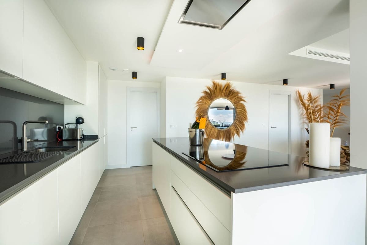 3 soveværelse Lejlighed til salg i Estepona med swimmingpool - € 799.000 (Ref: 9480313)