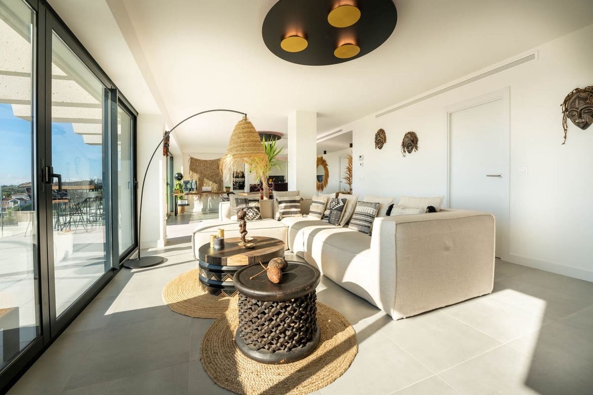 3 soveværelse Lejlighed til salg i Estepona med swimmingpool - € 799.000 (Ref: 9480313)