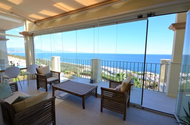 3 bedroom Penthouse for sale in La Duquesa / Puerto de la Duquesa, Manilva with pool garage - € 799,000 (Ref: 9480315)