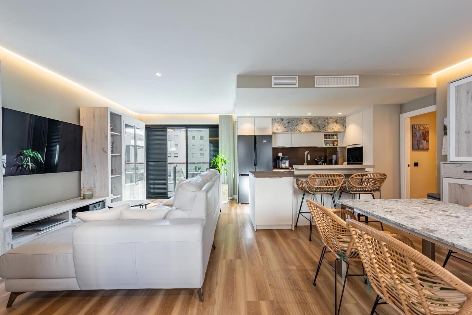 4 quarto Apartamento para venda em Estepona com piscina garagem - 799 000 € (Ref: 9480316)