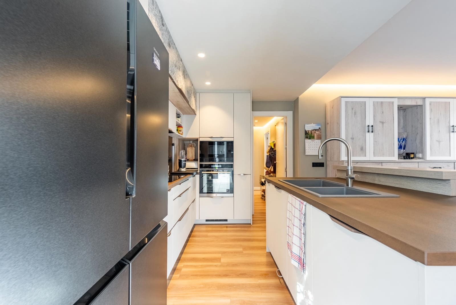 4 quarto Apartamento para venda em Estepona com piscina garagem - 799 000 € (Ref: 9480316)