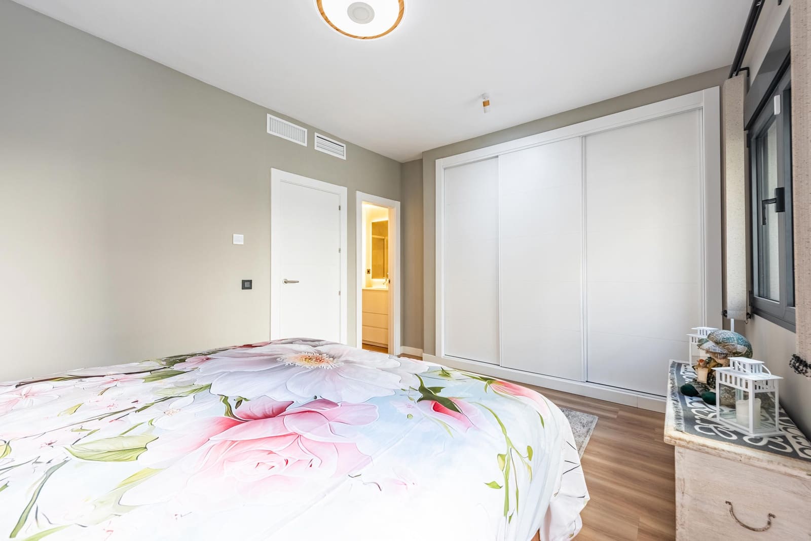 4 quarto Apartamento para venda em Estepona com piscina garagem - 799 000 € (Ref: 9480316)