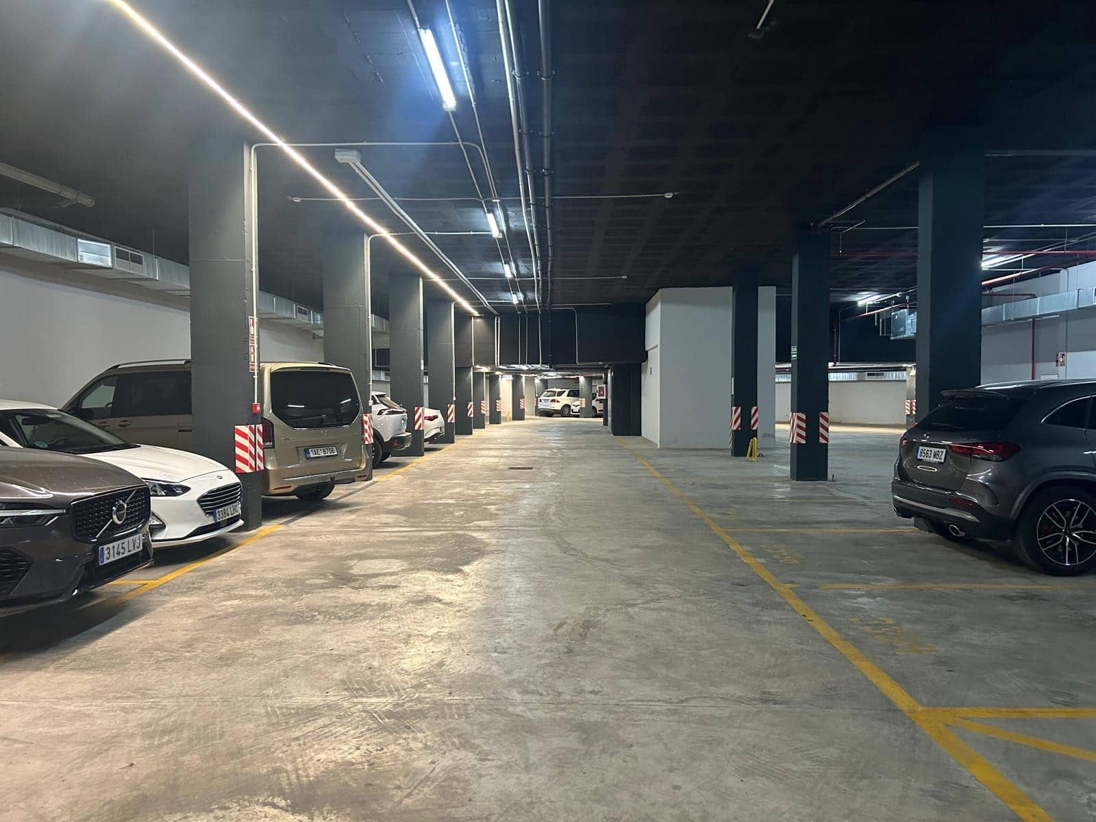 4 quarto Apartamento para venda em Estepona com piscina garagem - 799 000 € (Ref: 9480316)