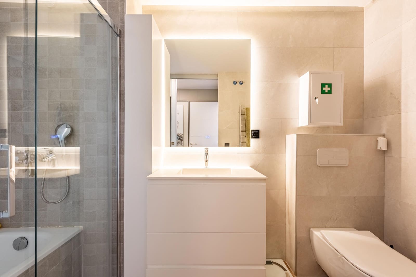 4 quarto Apartamento para venda em Estepona com piscina garagem - 799 000 € (Ref: 9480316)