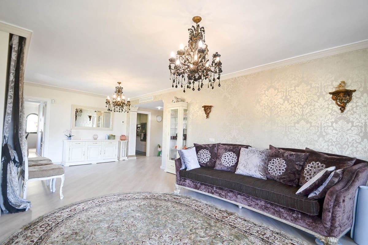 3 makuuhuone Kattohuoneisto myytävänä paikassa Estepona mukana uima-altaan - 800 000 € (Ref: 9480319)