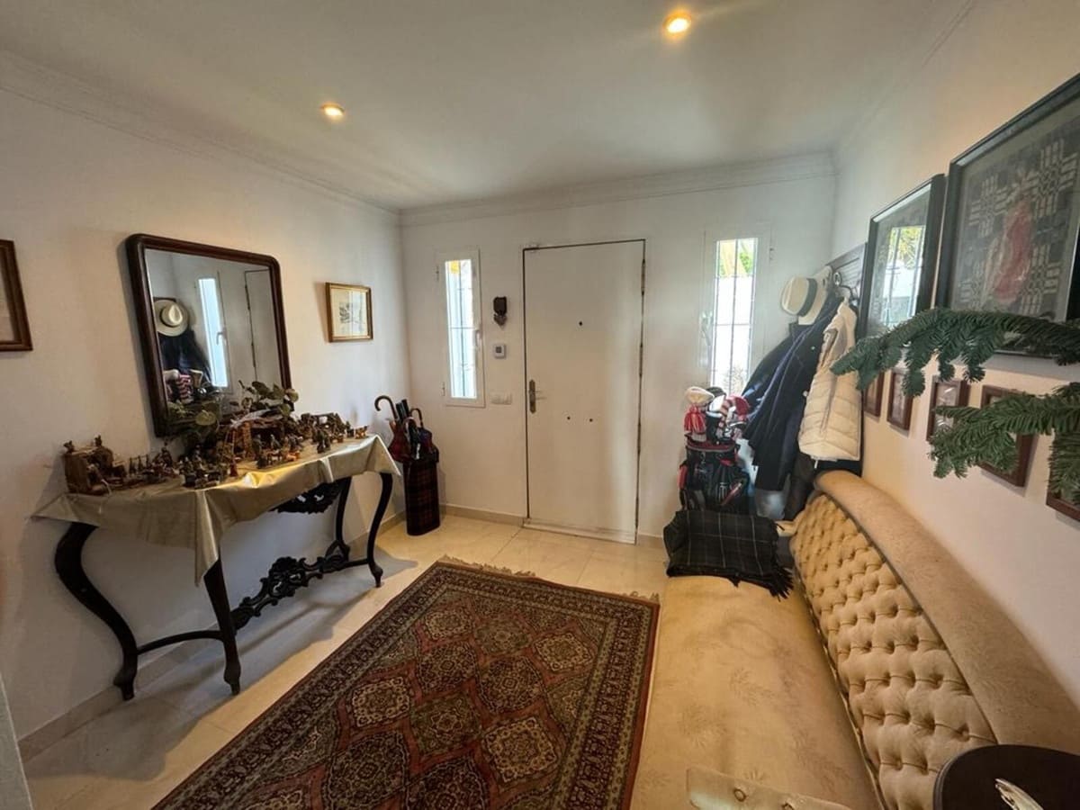 Casa de 4 habitaciones en Nueva Andalucia en venta con piscina - 800.000 € (Ref: 9480320)