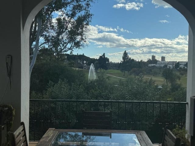 Casa de 4 habitaciones en La Dama de Noche - La Alzambra, Marbella en venta con piscina - 800.000 € (Ref: 9480320)