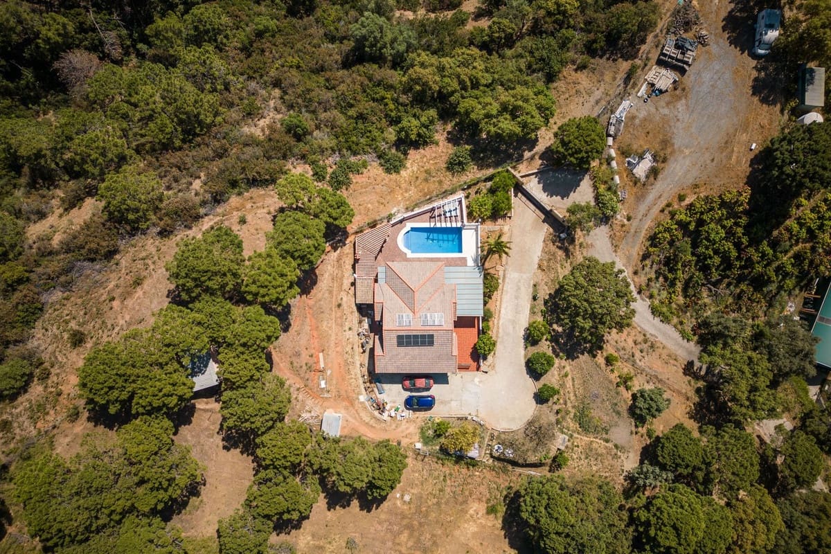 Finca/Casa Rural de 3 habitaciones en Estepona en venta con piscina - 810.000 € (Ref: 9480321)