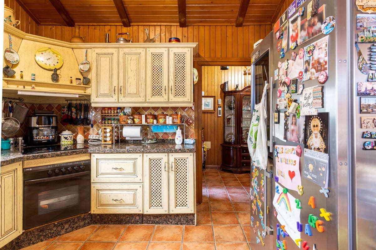 Finca/Casa Rural de 3 habitaciones en Estepona en venta con piscina - 810.000 € (Ref: 9480321)