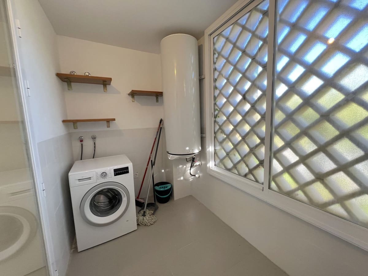 4 bedroom Townhouse for sale in Benahavis with pool - € 820,000 (Ref: 9480324)