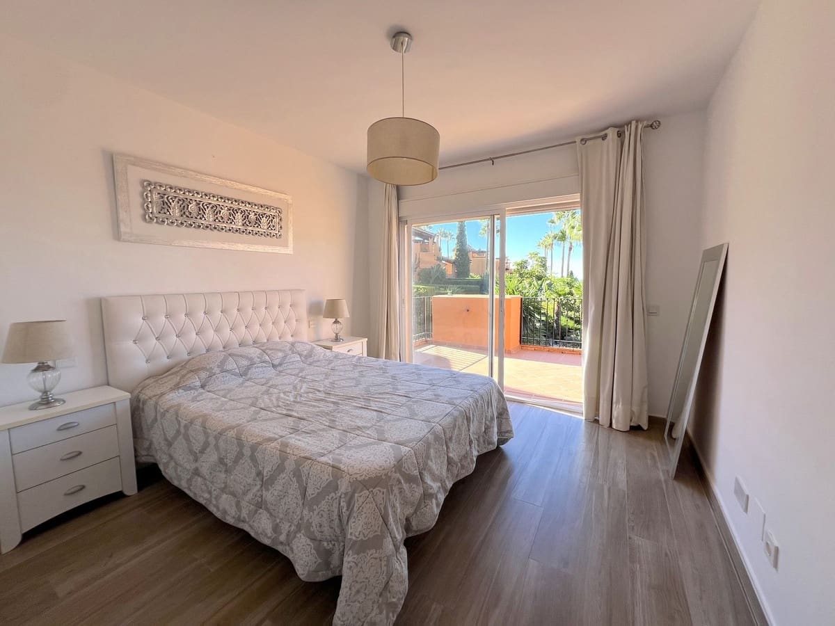 4 bedroom Townhouse for sale in Benahavis with pool - € 820,000 (Ref: 9480324)