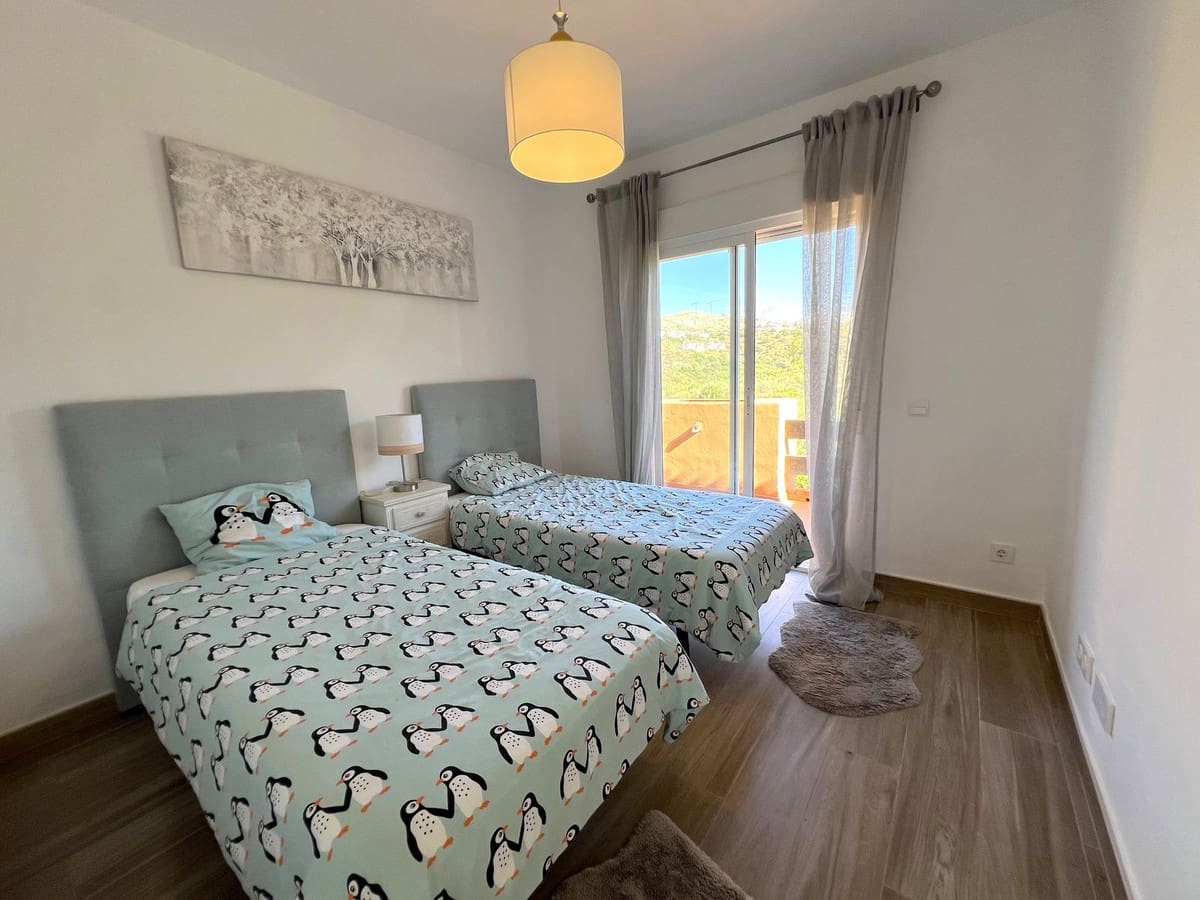 4 bedroom Townhouse for sale in Benahavis with pool - € 820,000 (Ref: 9480324)