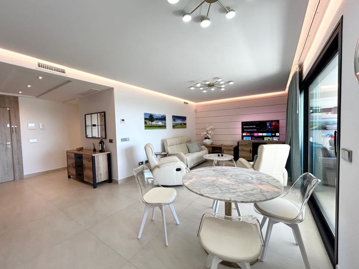 3 bedroom Apartment for sale in La Quinta with pool garage - € 825,000 (Ref: 9480327)