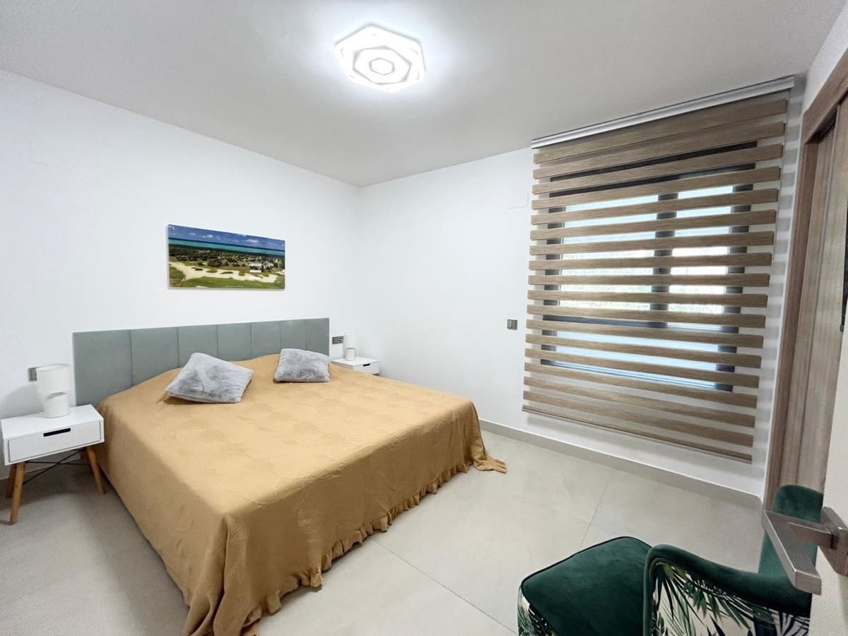 3 bedroom Apartment for sale in La Quinta with pool garage - € 825,000 (Ref: 9480327)