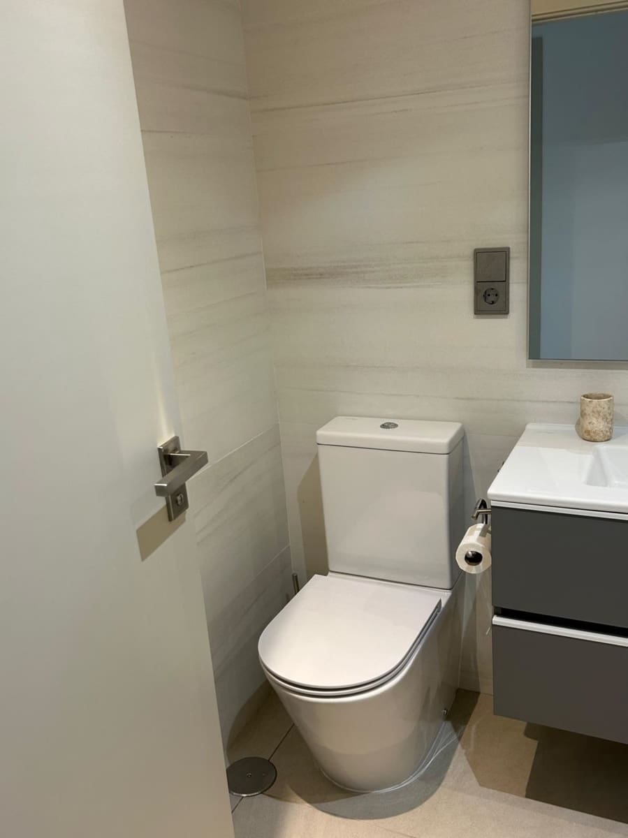 3 bedroom Apartment for sale in La Quinta with pool garage - € 825,000 (Ref: 9480327)