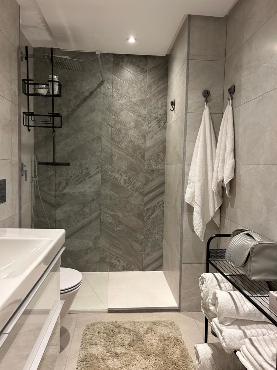 3 bedroom Apartment for sale in La Quinta with pool garage - € 825,000 (Ref: 9480327)