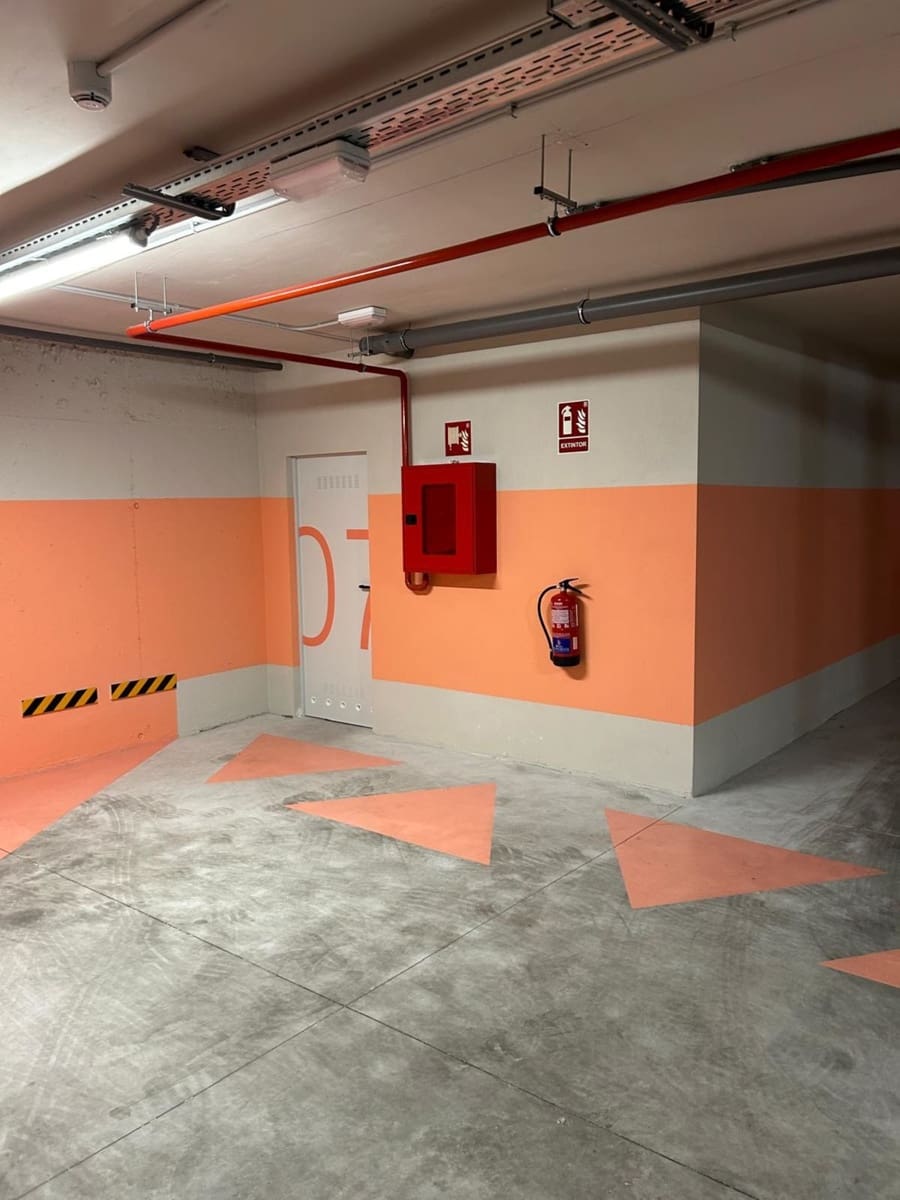 3 bedroom Apartment for sale in La Quinta with pool garage - € 825,000 (Ref: 9480327)