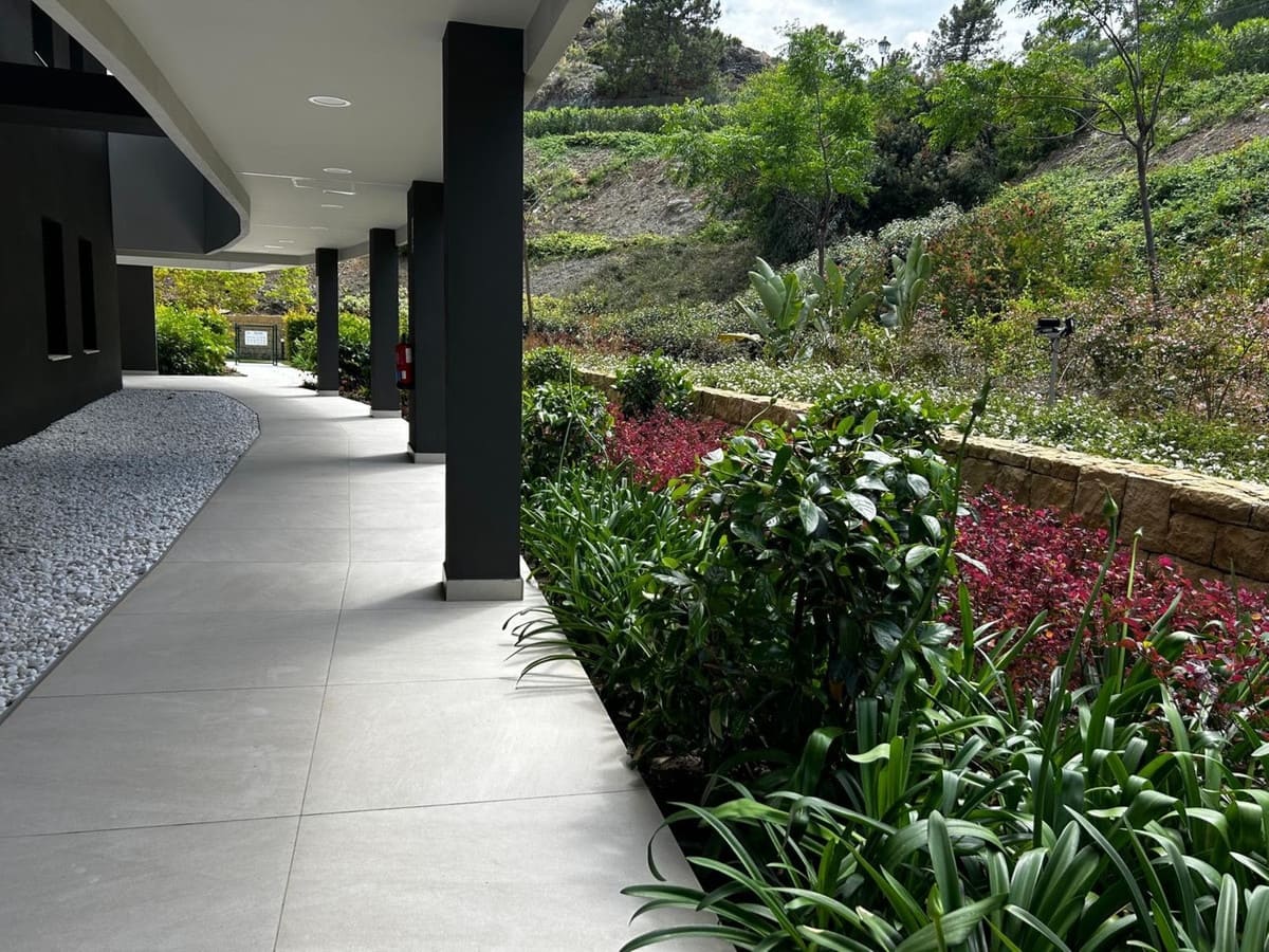 3 bedroom Apartment for sale in La Quinta with pool garage - € 825,000 (Ref: 9480327)