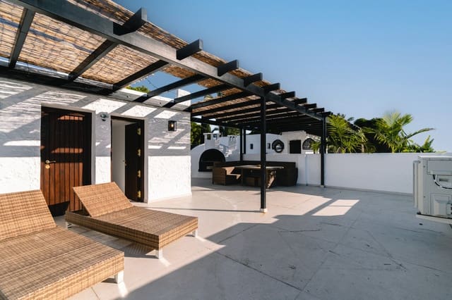 3 soveværelse Penthouse til salg i La Dama de Noche - La Alzambra, Marbella med swimmingpool - € 825.000 (Ref: 9480328)