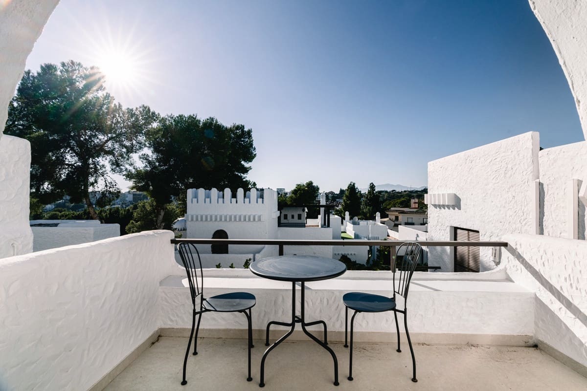 3 soveværelse Penthouse til salg i Nueva Andalucia med swimmingpool - € 825.000 (Ref: 9480328)