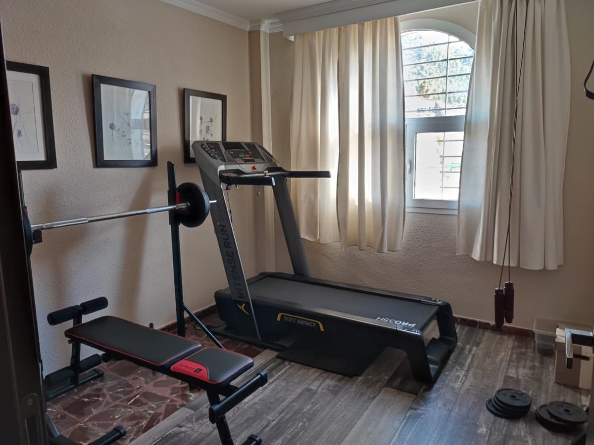 4 bedroom Villa for sale in Alhaurin de la Torre with pool - € 825,000 (Ref: 9480330)