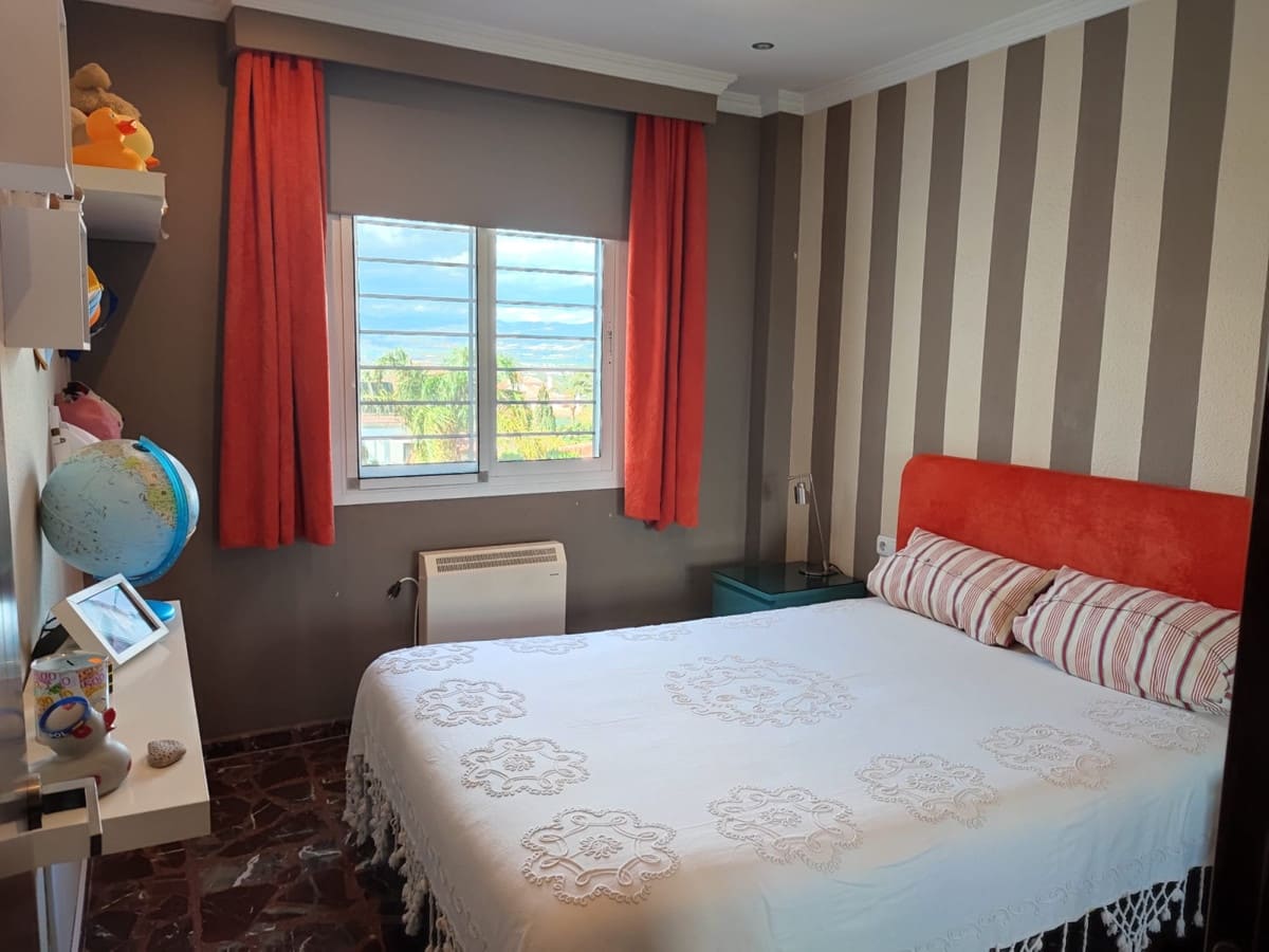 4 bedroom Villa for sale in Alhaurin de la Torre with pool - € 825,000 (Ref: 9480330)