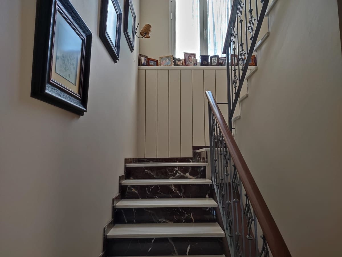 4 bedroom Villa for sale in Alhaurin de la Torre with pool - € 825,000 (Ref: 9480330)